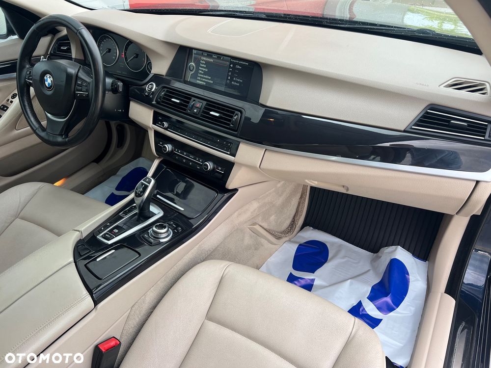 BMW Seria 5 530d xDrive Sport-Aut - 9