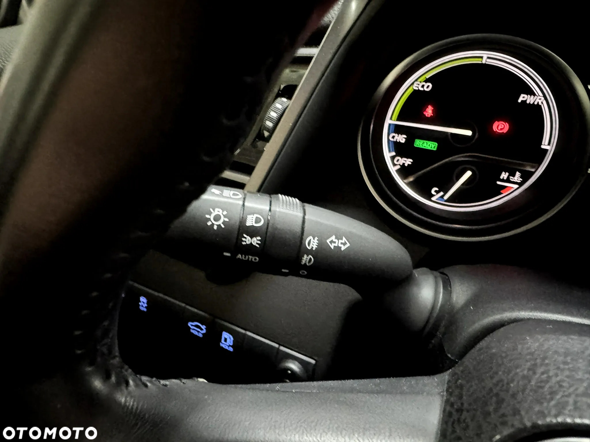 Toyota Camry 2.5 Hybrid Comfort CVT - 19
