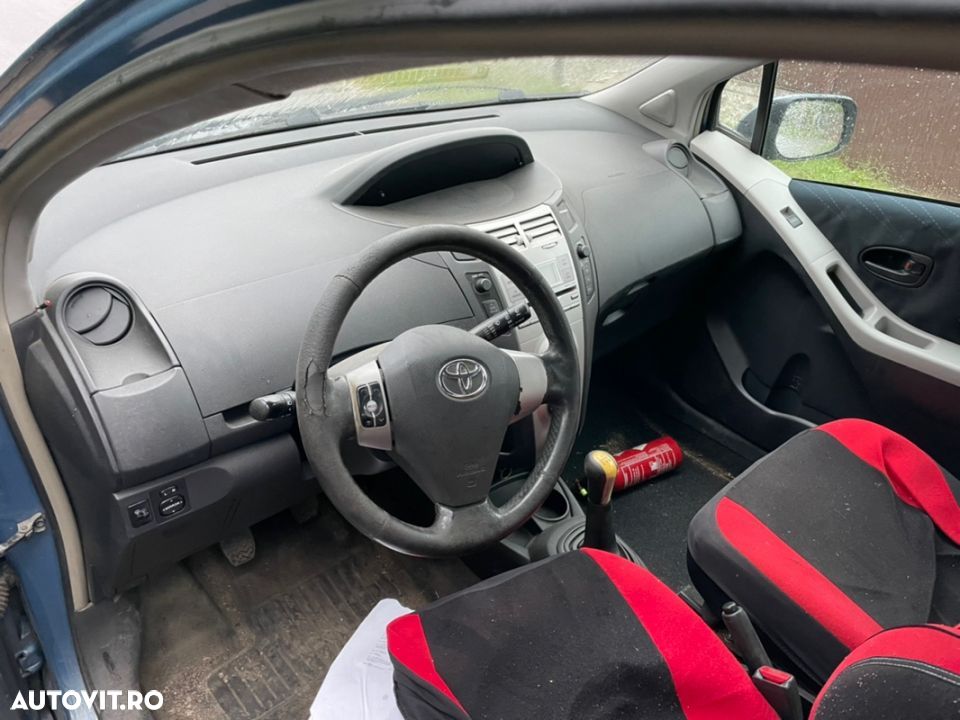 piese toyota Yaris Xp90 motor 14 D4D diesel cod 1ND TV cutie 5 trepte Interior bara capota far radiator radiatoare airbag airbaguri injector injectoare pompa înaltă motorină 2008 planetară turbina usa Haion stop luneta geam scaune radio cd dezmembrari dezmembrez - 14