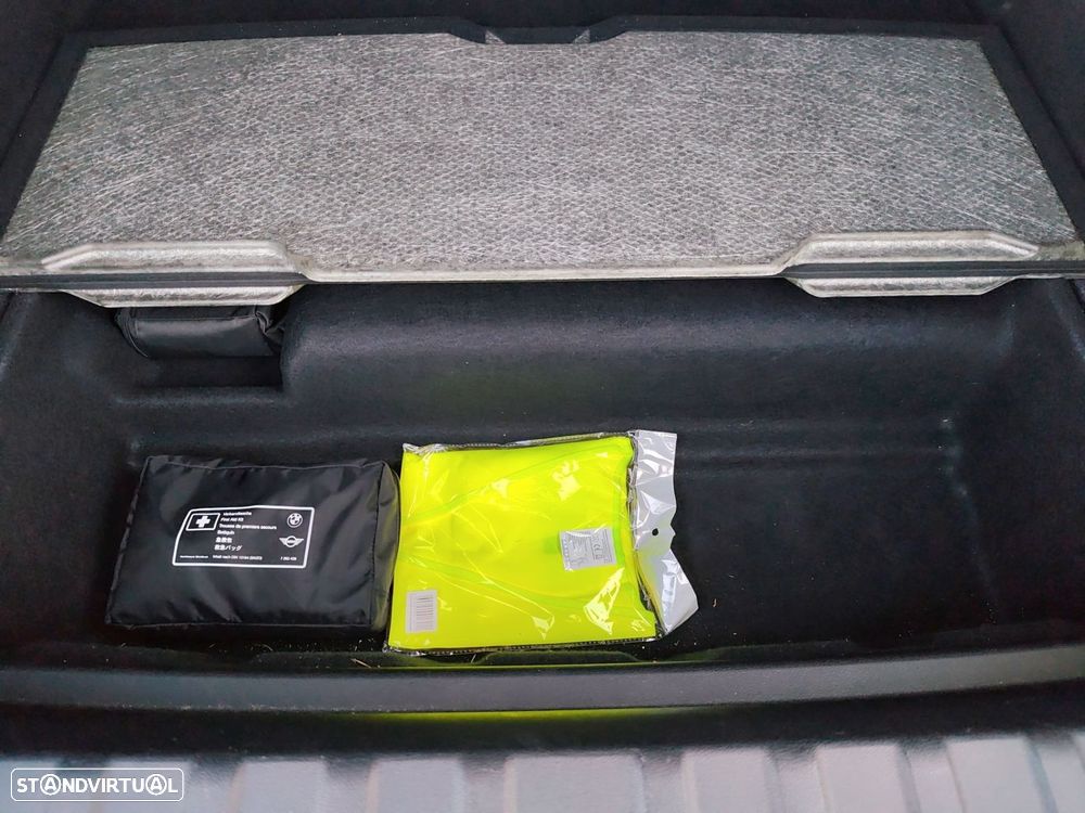 BMW iX2 eDrive20 Pack Desportivo M - 34