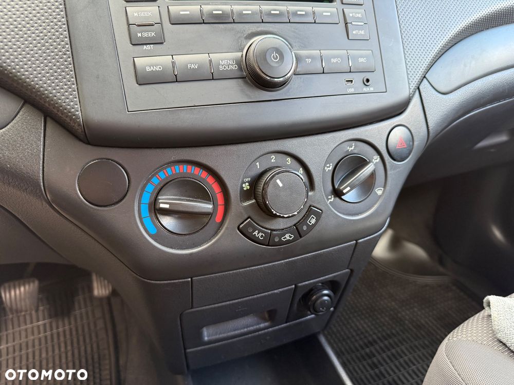 Chevrolet Aveo 1.2 16V LS - 13
