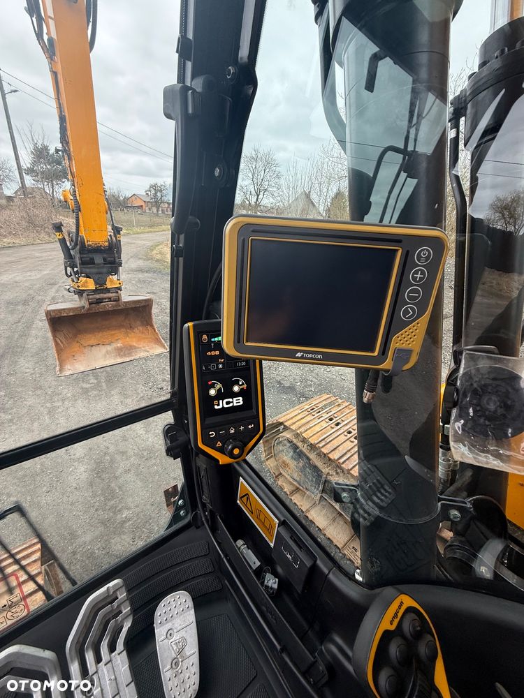 JCB JS220 LC 4F - 10