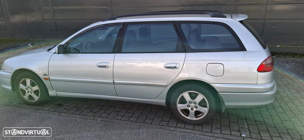 Toyota Avensis SW 2.0 D4D Terra - 12