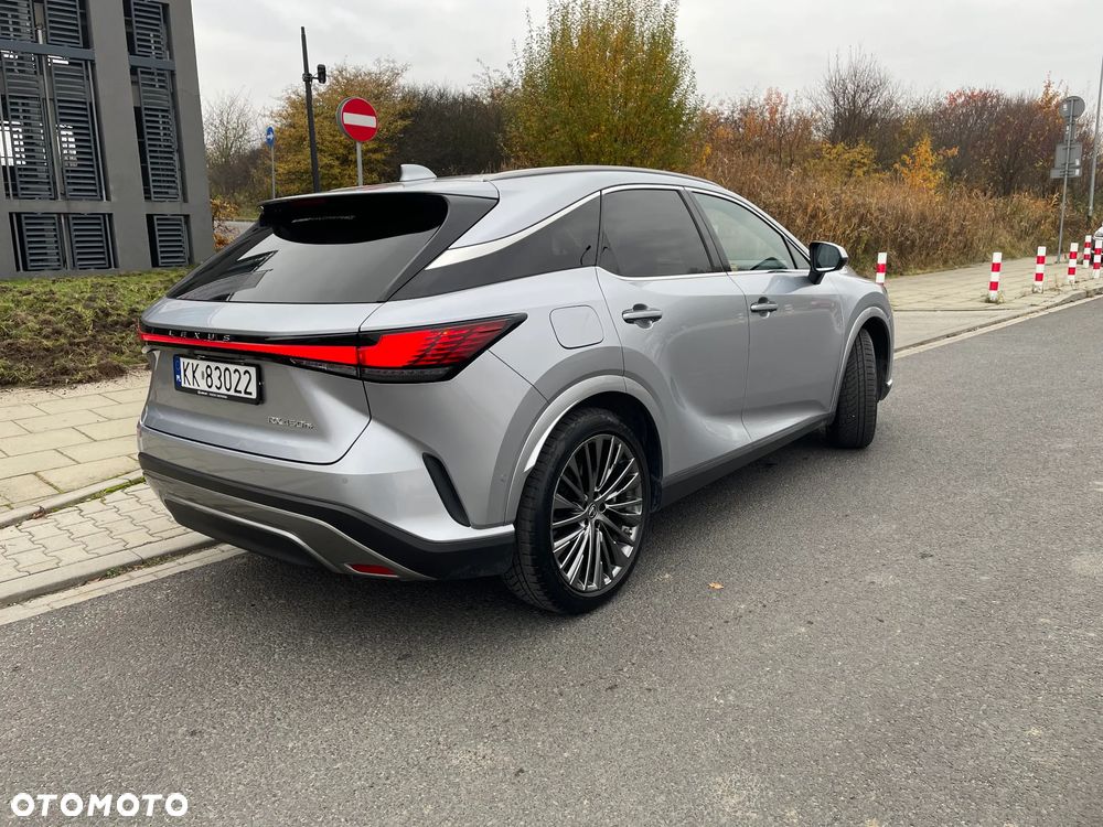 Lexus RX 450h+ Omotenashi - 9