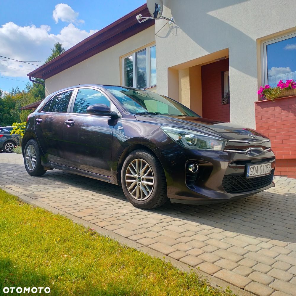 Kia Rio 1.2 L - 1