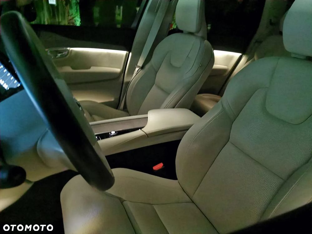 Volvo XC 90 - 37