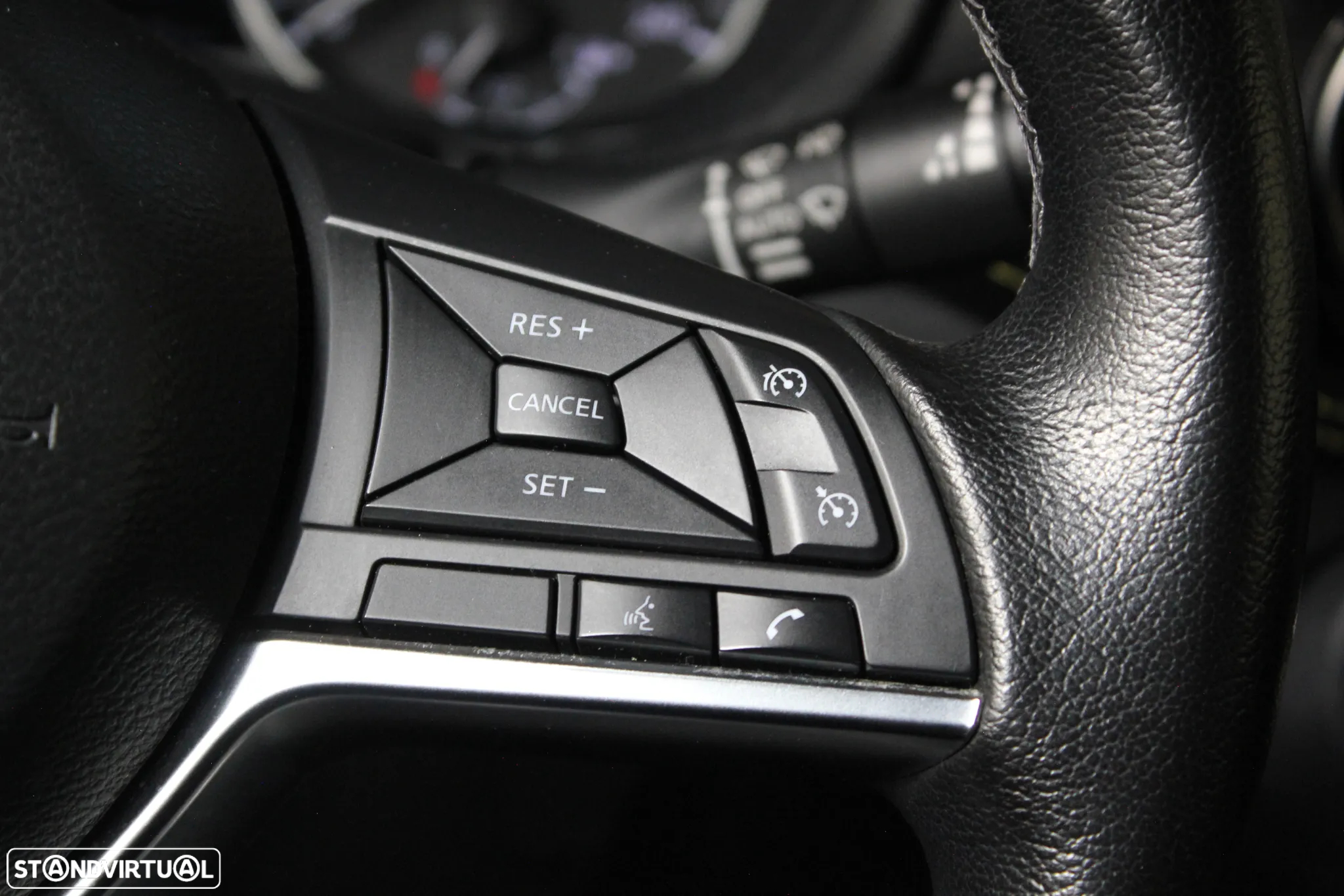 Nissan Juke 1.0 DIG-T Kiiro - 11