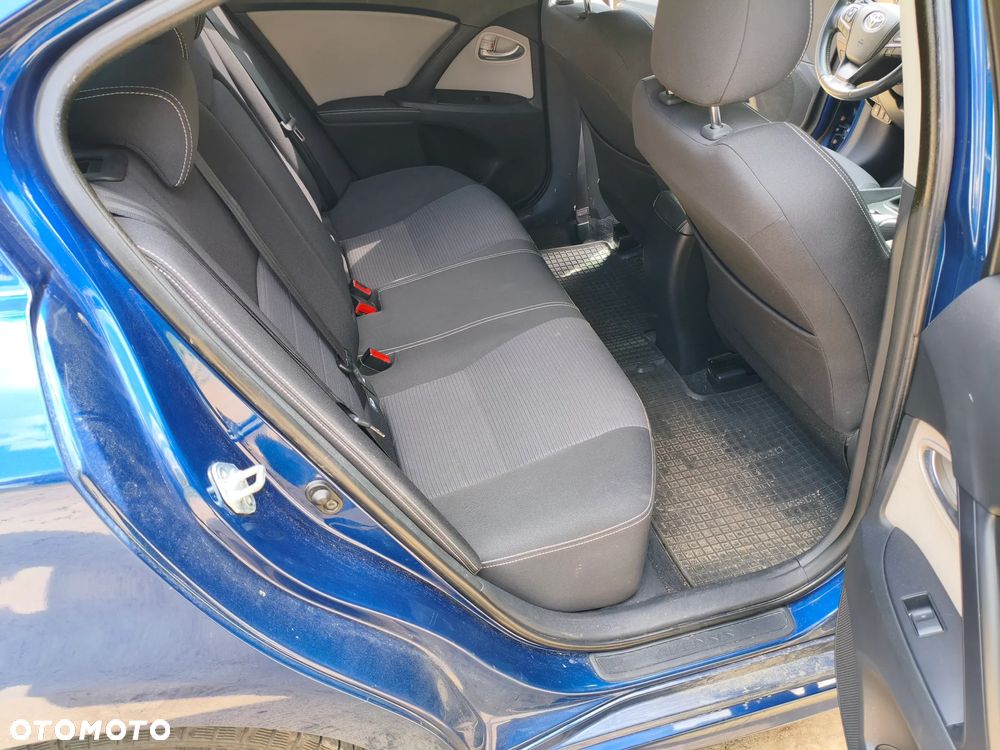 Toyota Avensis 1.6 D-4D Active - 7