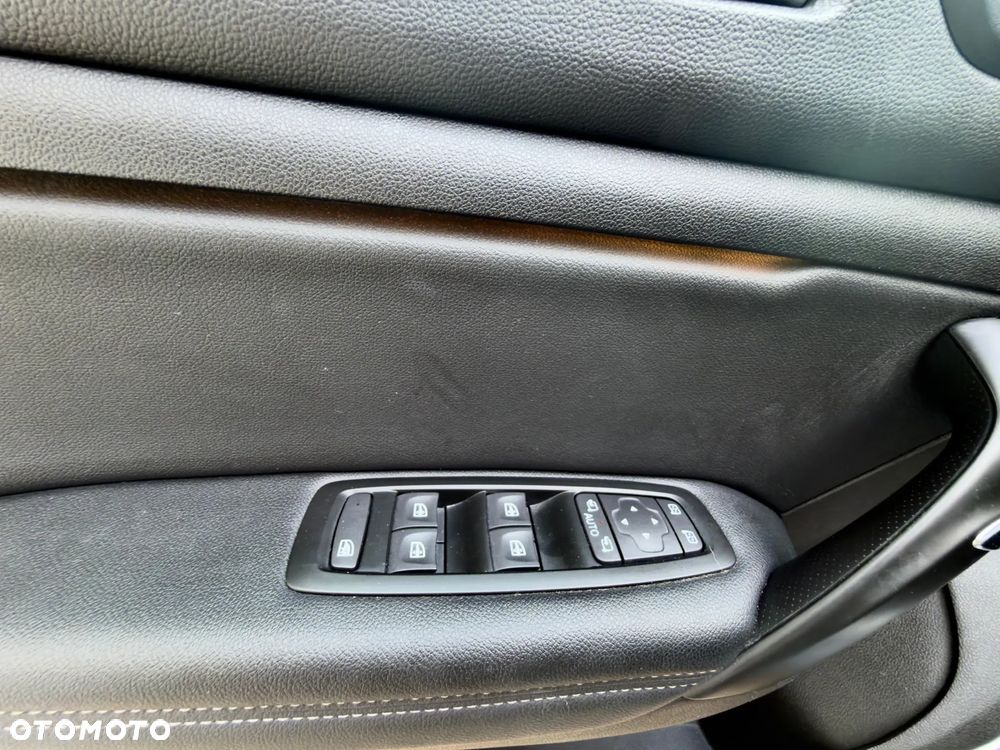 Renault Megane ENERGY TCe 140 EDC GT-LINE - 27