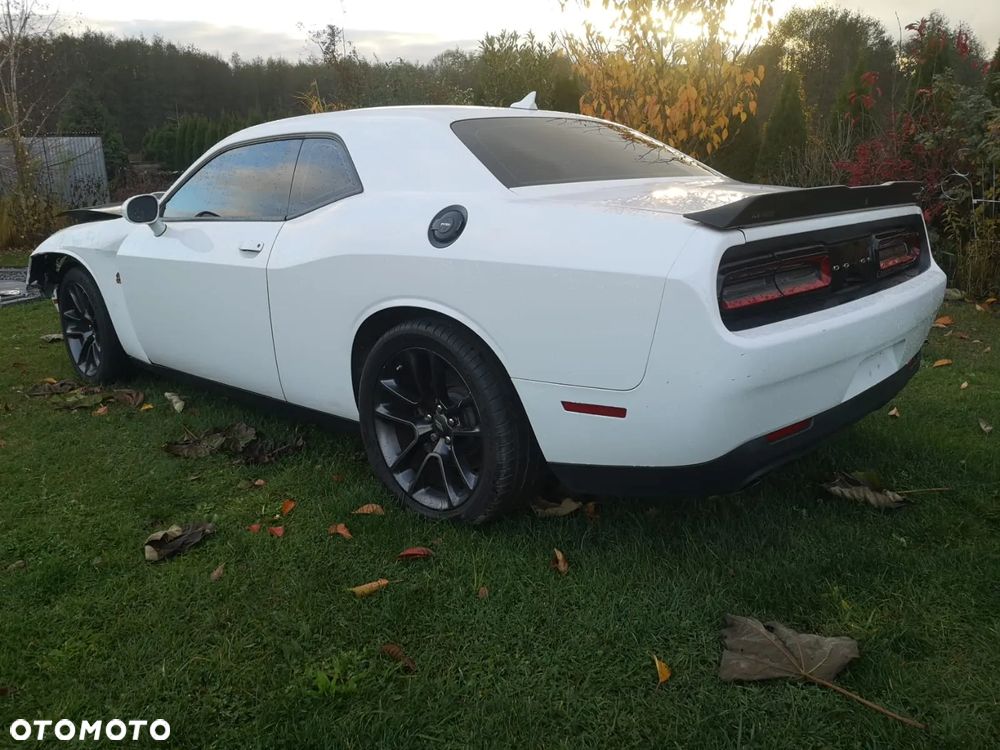 Dodge Challenger 6.4 Scat Pack - 1