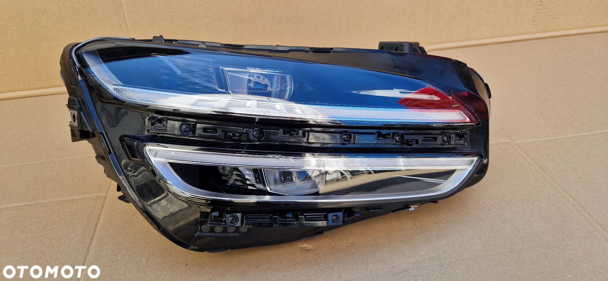 Lampa Prawa Przód Hyundai Genesis G70 FULL LED - 1