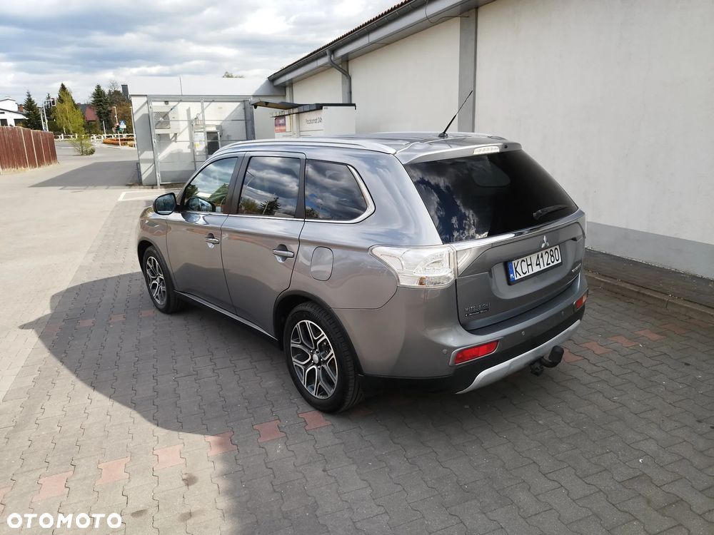 Mitsubishi Outlander 2.0 4WD CVT Diamant Edition+ - 4