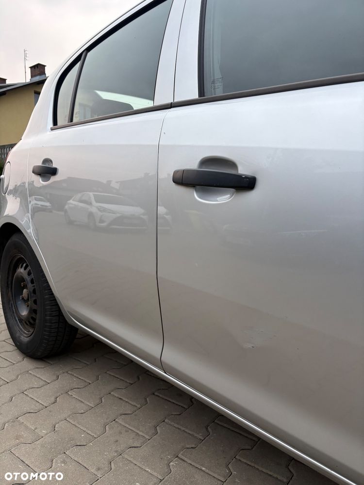 Opel Corsa 1.2 16V Essentia - 3