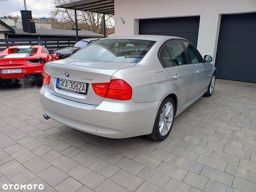 BMW Seria 3 320i - 3