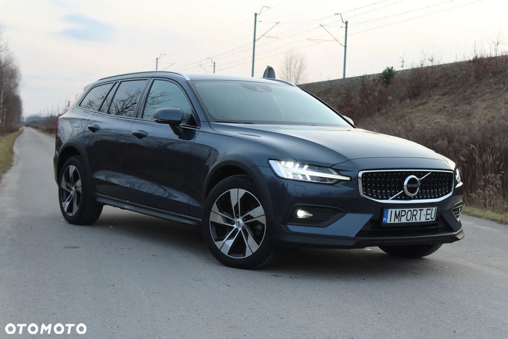 Volvo V60 Cross Country B4 D AWD Geartronic Pro - 2