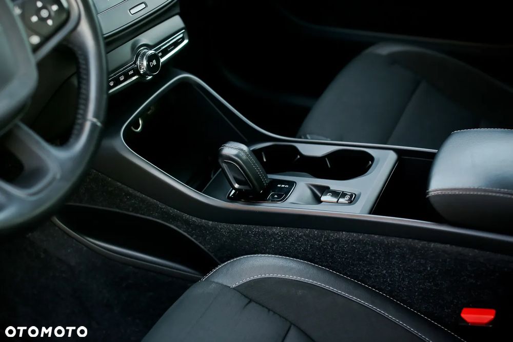 Volvo XC 40 D4 AWD Geartronic Inscription - 28