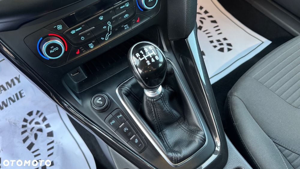 Ford Focus Turnier 1.0 EcoBoost Start-Stopp-System Titanium - 28