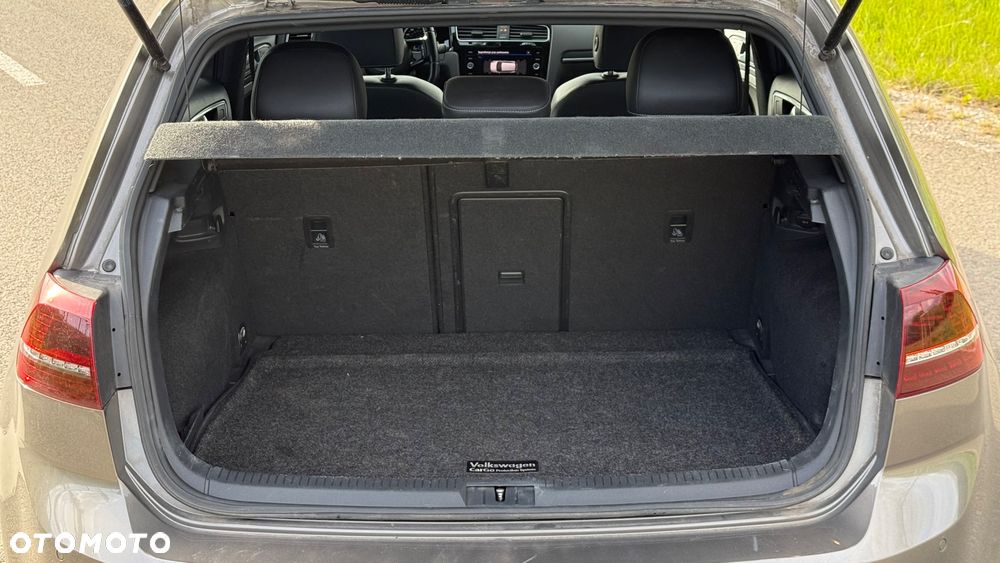 Volkswagen Golf - 34