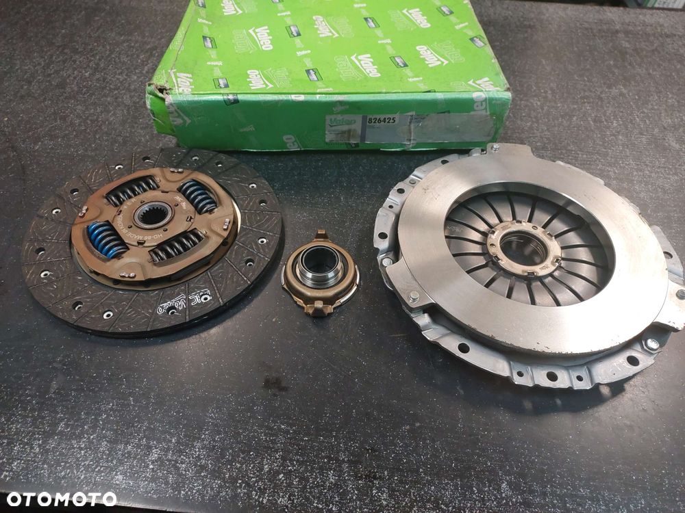 SPRZĘGŁO HYUNDAI KPL Zestaw sprzęgła z łożyskiem wyciskowym  225mm  HYUNDAI SANTA FÉ I, TRAJET 2.0 03.00-07.08 - 2