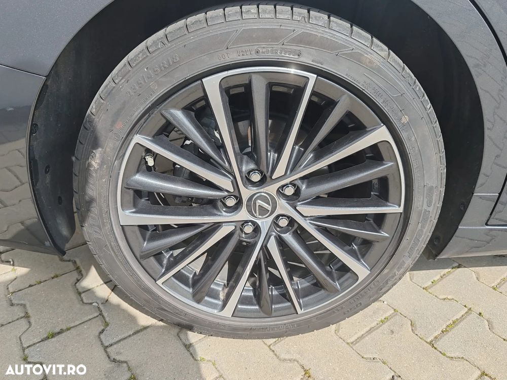 Lexus Seria ES 300h Executive - 34