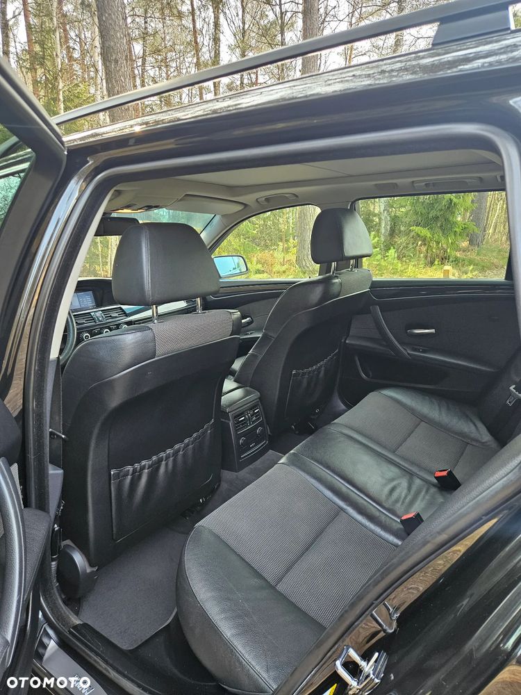 BMW Seria 5 525d - 11