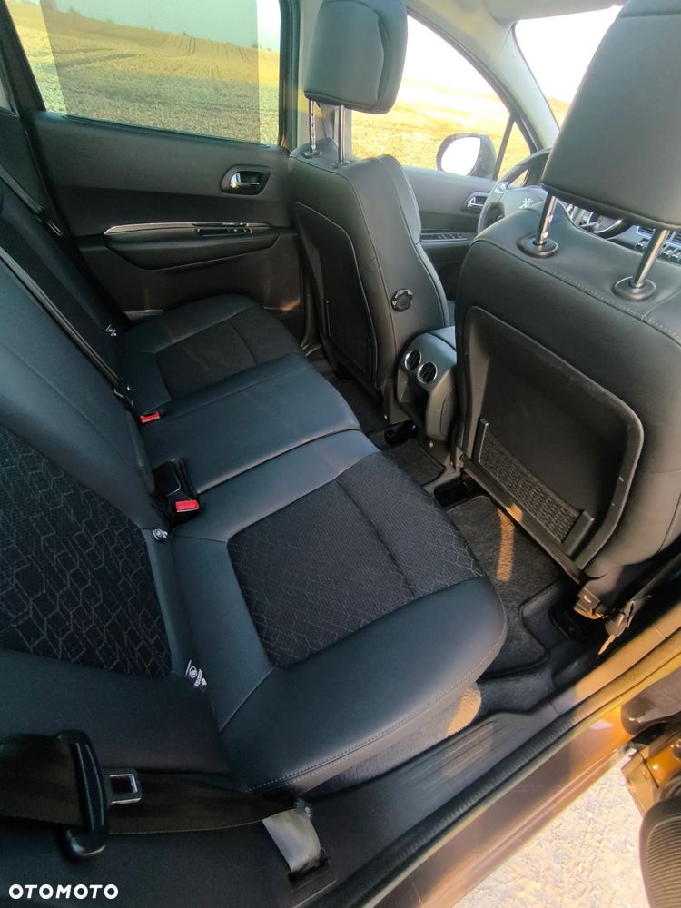 Peugeot 3008 HDi FAP 150 Premium - 11