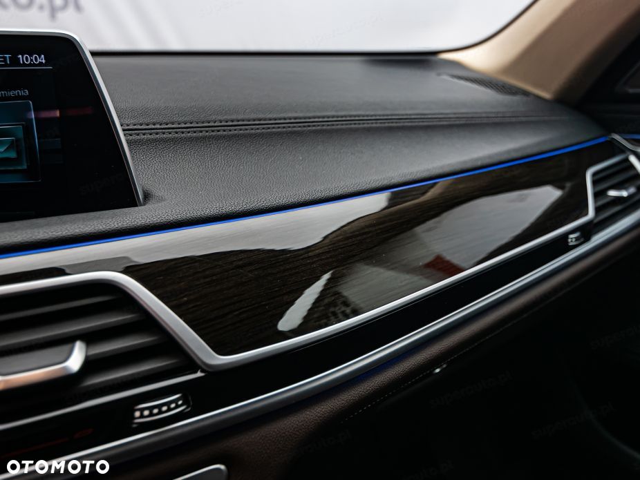 BMW Seria 7 740d xDrive - 26