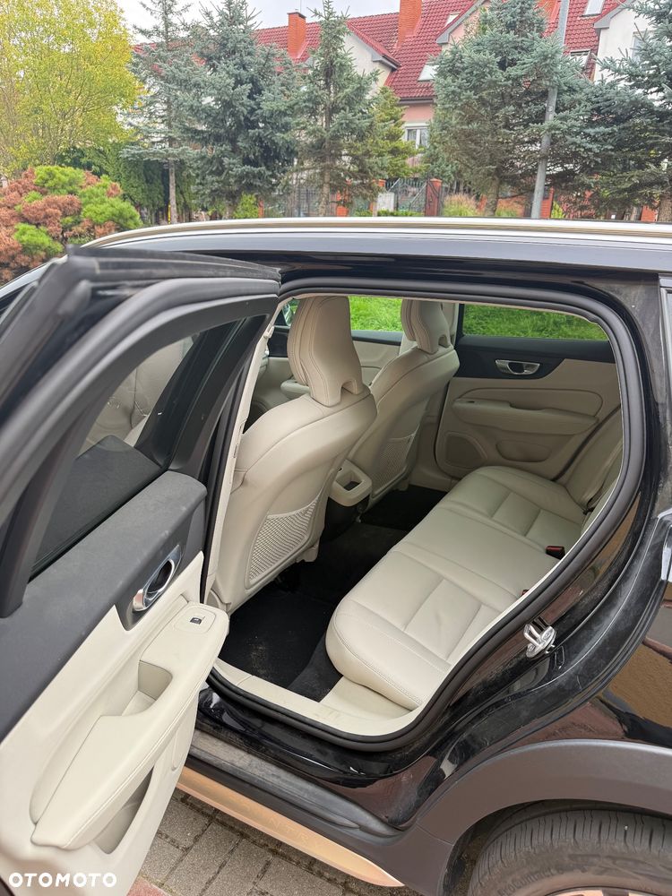 Volvo V60 Cross Country Plus B4 D AWD - 10