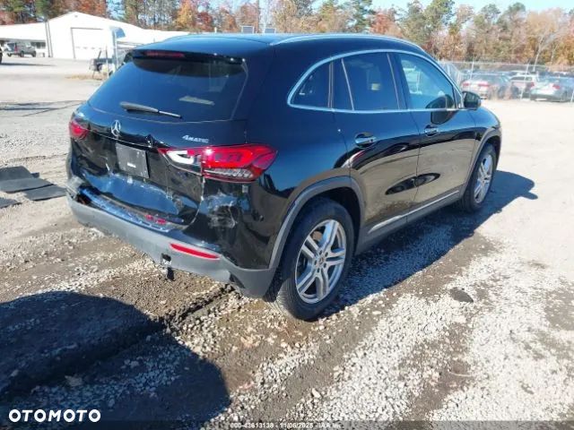 Mercedes-Benz GLA 250 4Matic 8G-DCT Special Edition - 5