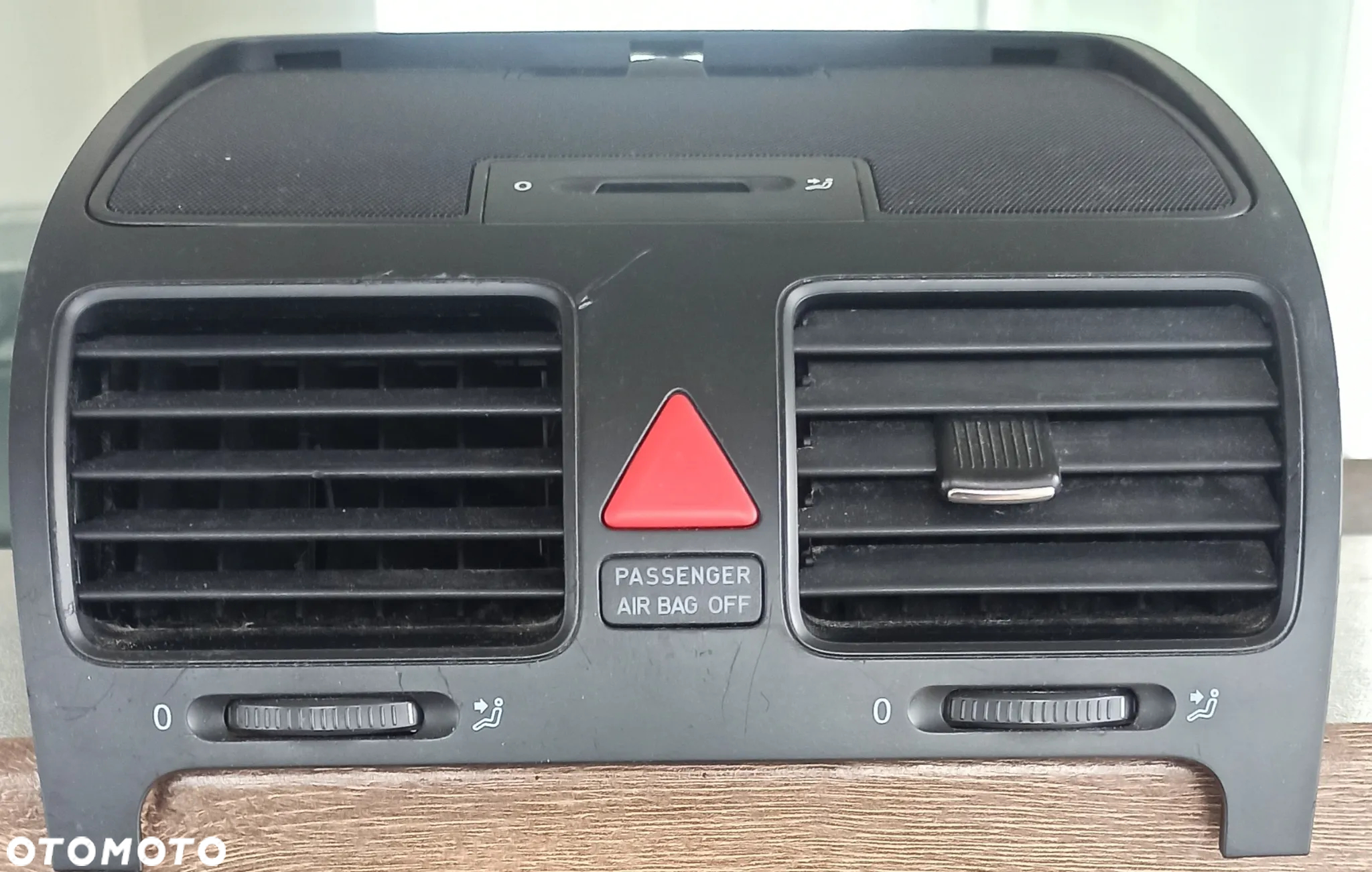Vw Golf V Kratka Nawiewu Środkowa - 2