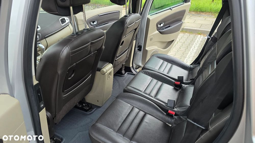 Renault Grand Scenic - 28