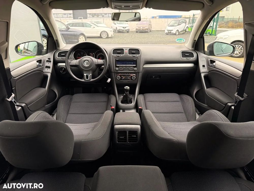 Volkswagen Golf 1.6 TDI DPF Comfortline - 23