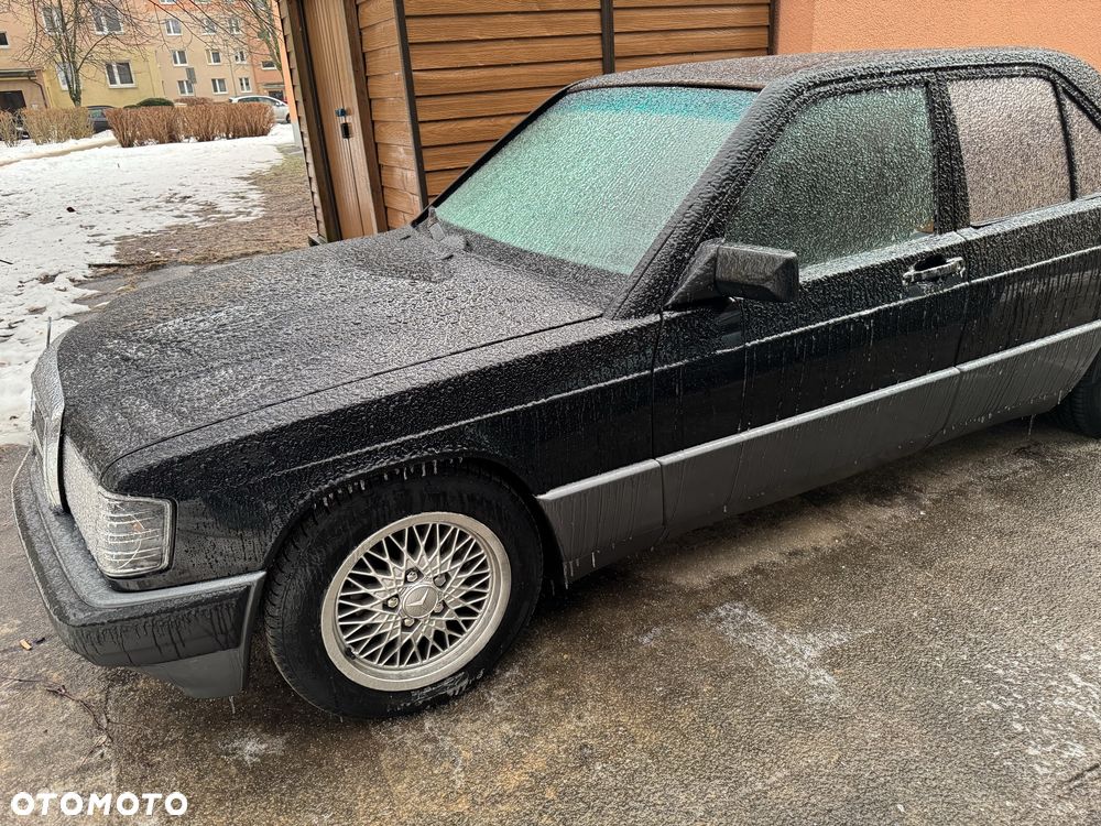 Mercedes-Benz W201 (190) - 2