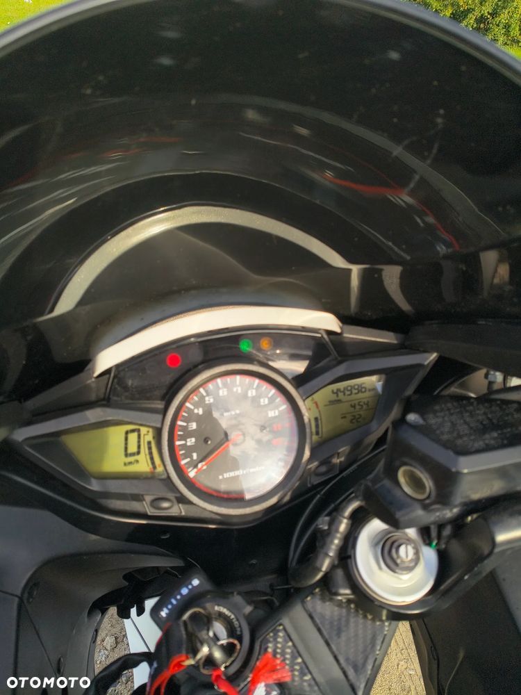 Honda VFR - 8