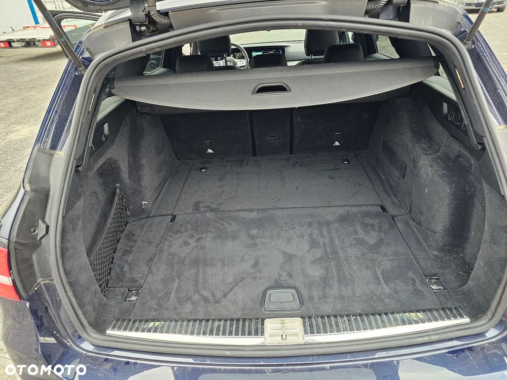 Mercedes-Benz Klasa E 220 d 4Matic 9G-TRONIC AMG Line - 36