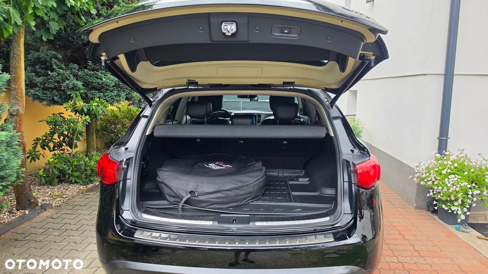 Infiniti QX70 - 14