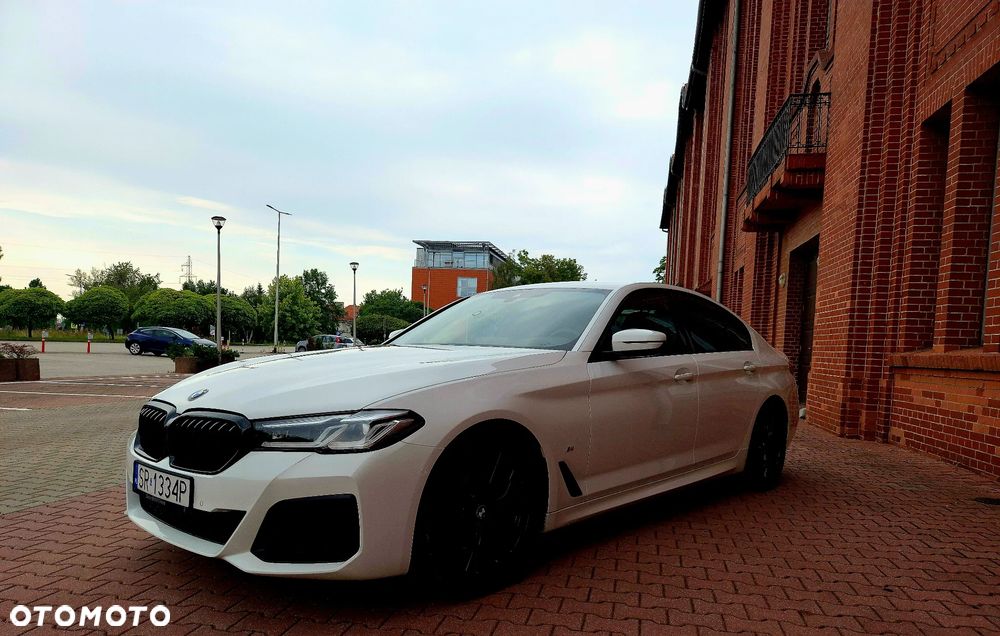 BMW Seria 5 540i xDrive mHEV M Sport sport - 2