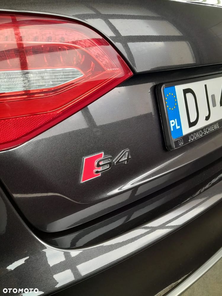 Audi A4 ver-1-8-tfsi-s-line-sportpaket - 11