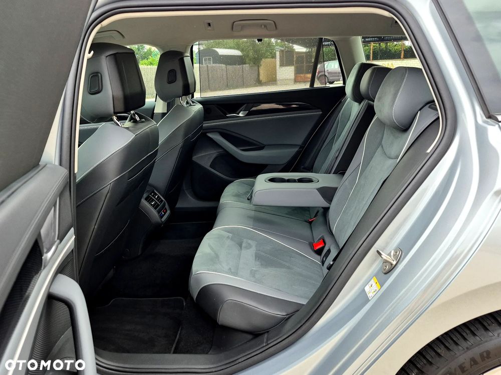 Volkswagen Passat 2.0 TDI SCR DSG Business - 14