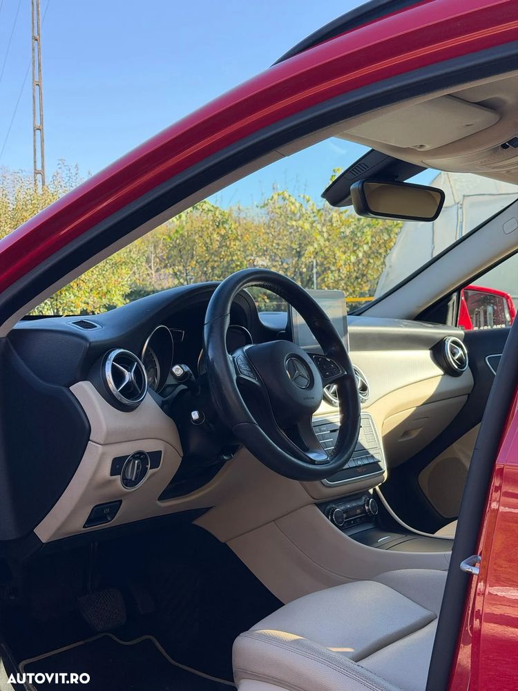 Mercedes-Benz GLA - 8
