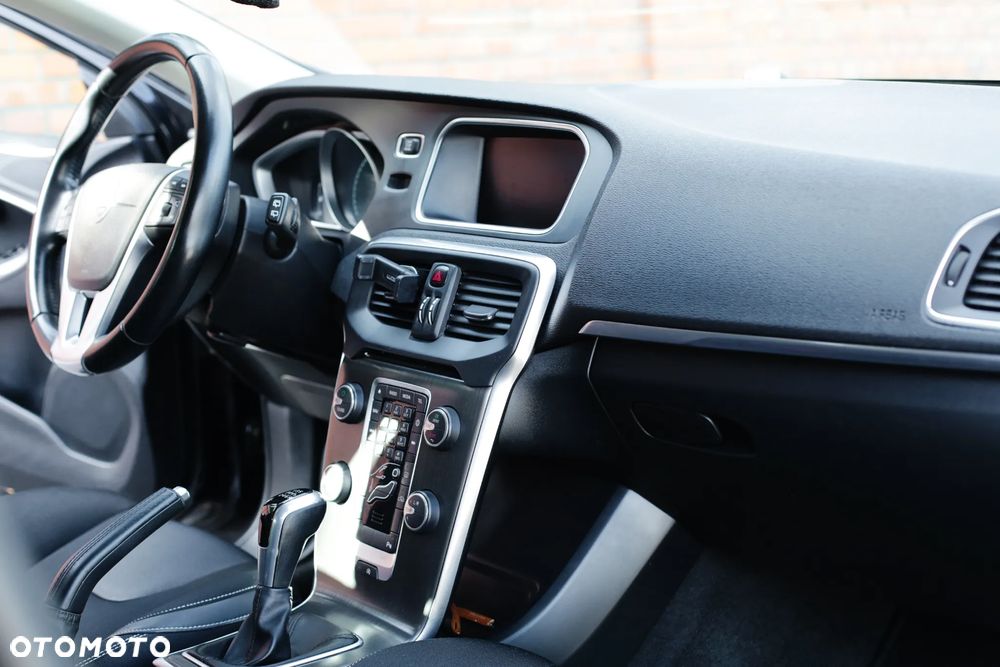 Volvo V40 D4 Drive-E R-Design Momentum - 6