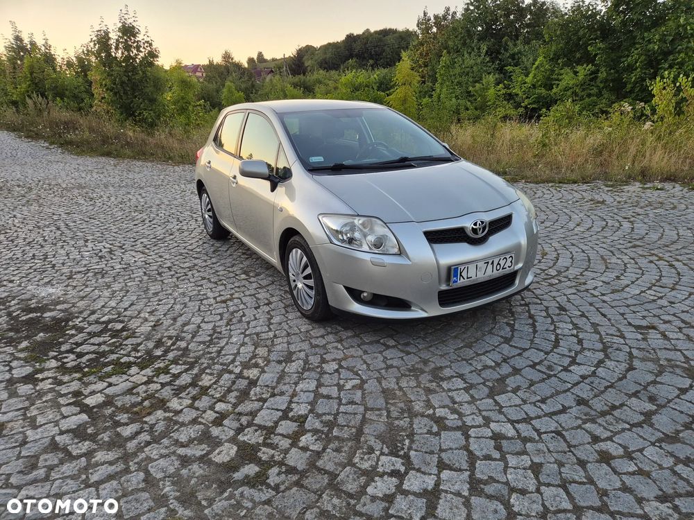 Toyota Auris 1.4 D-4D Terra - 1