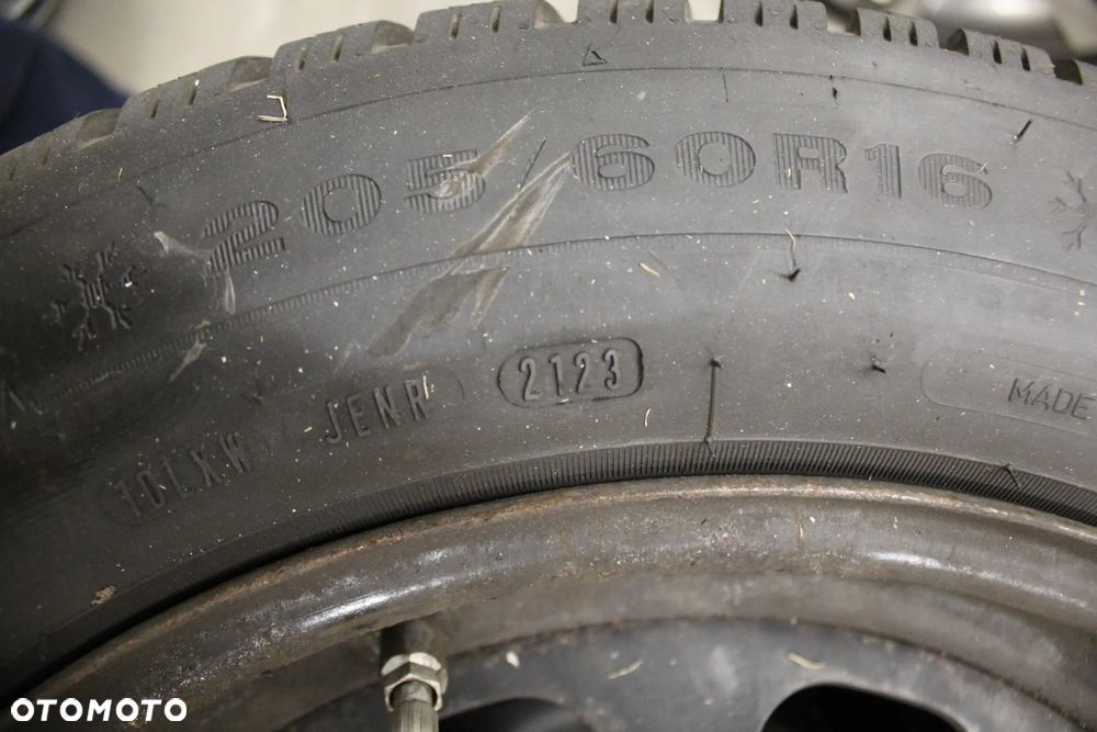 BMW Seria 3 320i - 24