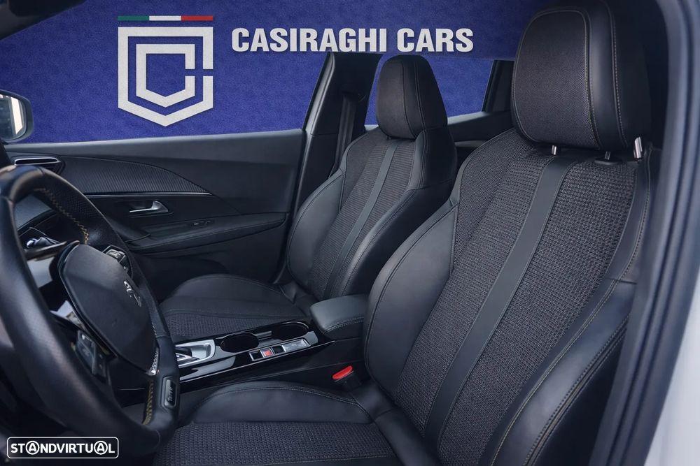 Peugeot e-2008 GT Pack - 4