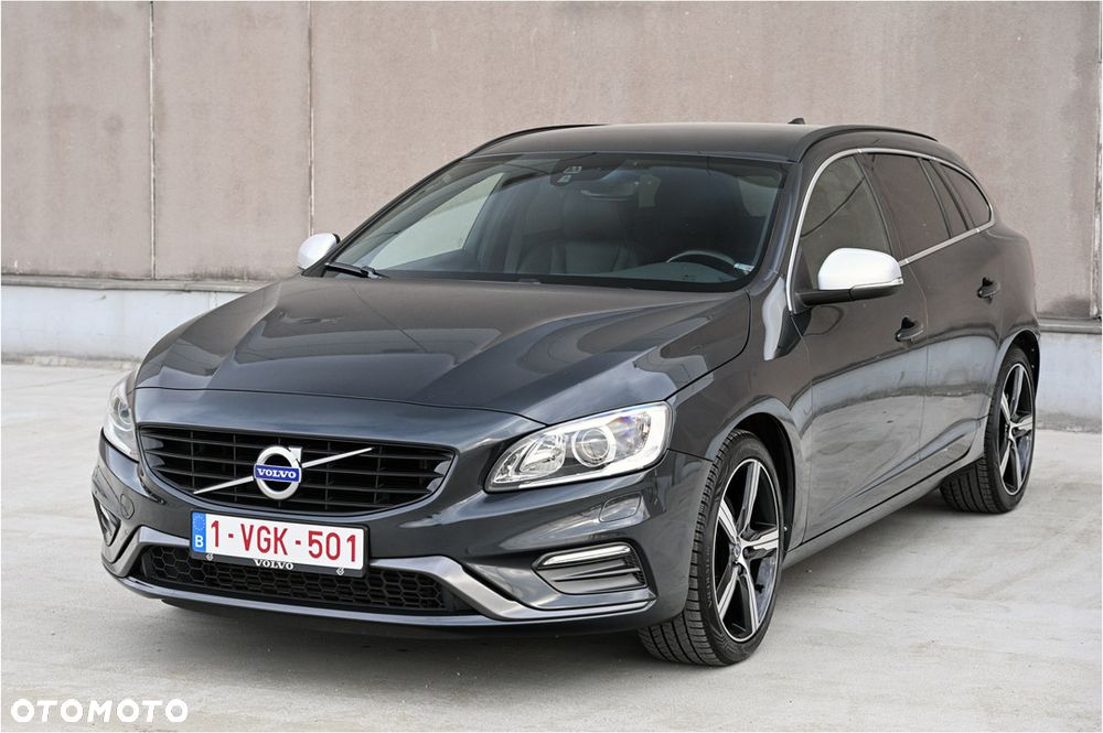 Volvo V60 D3 R-Design - 12