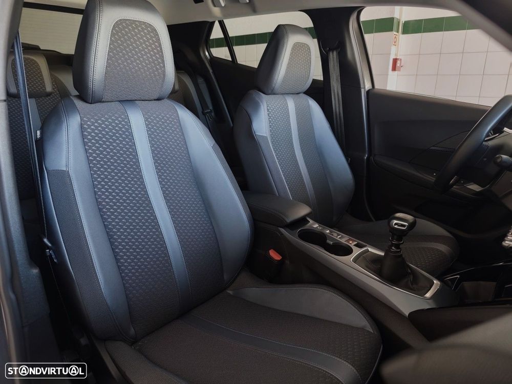 Peugeot 2008 1.2 PureTech Allure - 11