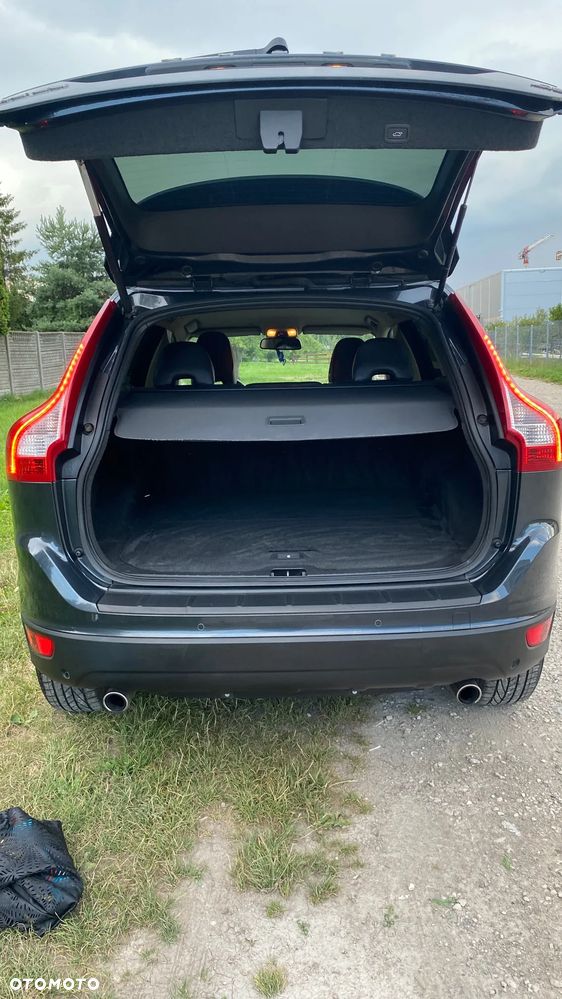 Volvo XC 60 D5 AWD Momentum - 5