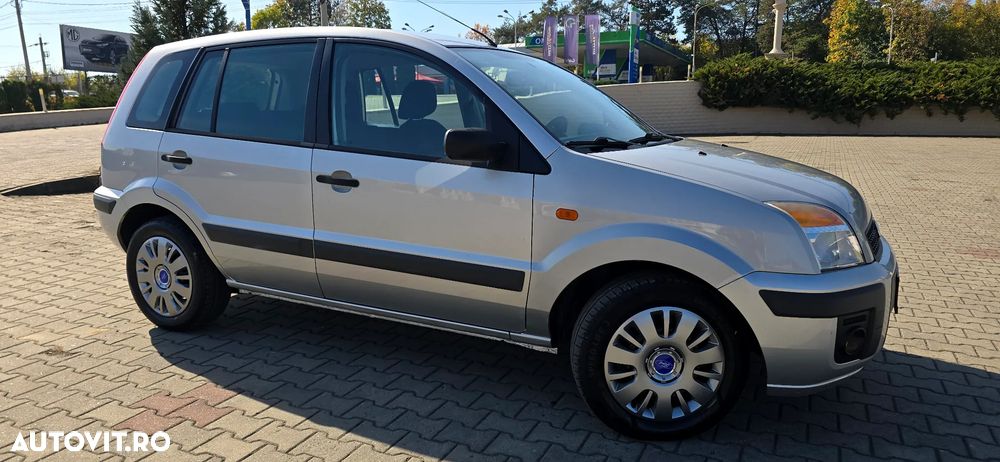 Ford Fusion - 6