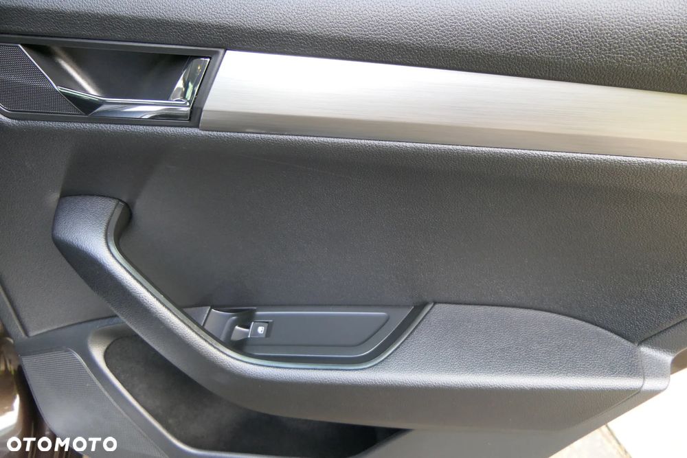 Skoda Superb 1.8 TSI Style DSG - 36