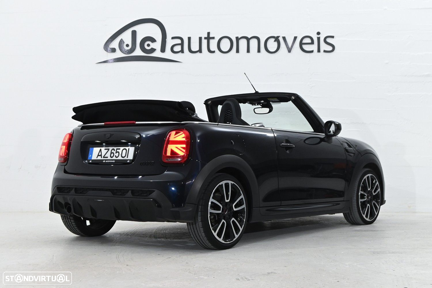 MINI Cabrio Cooper Premium JCW Auto - 2